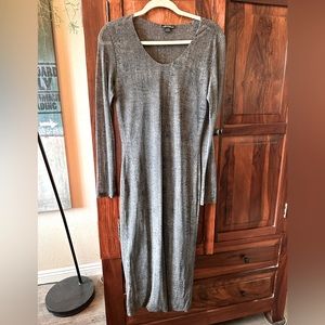 Long sleeve - Midi length dress